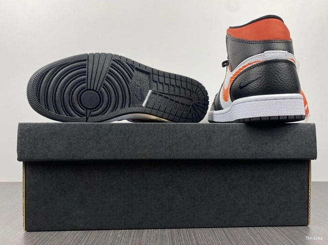 Rep TBK WellDesigned 3700 Zig Zag Jordan1 Mid DN4929- 1026